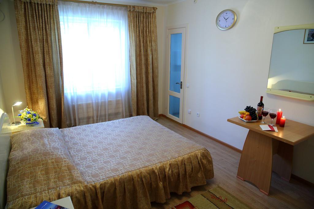 Alpinist Hotel Bishkek Room photo