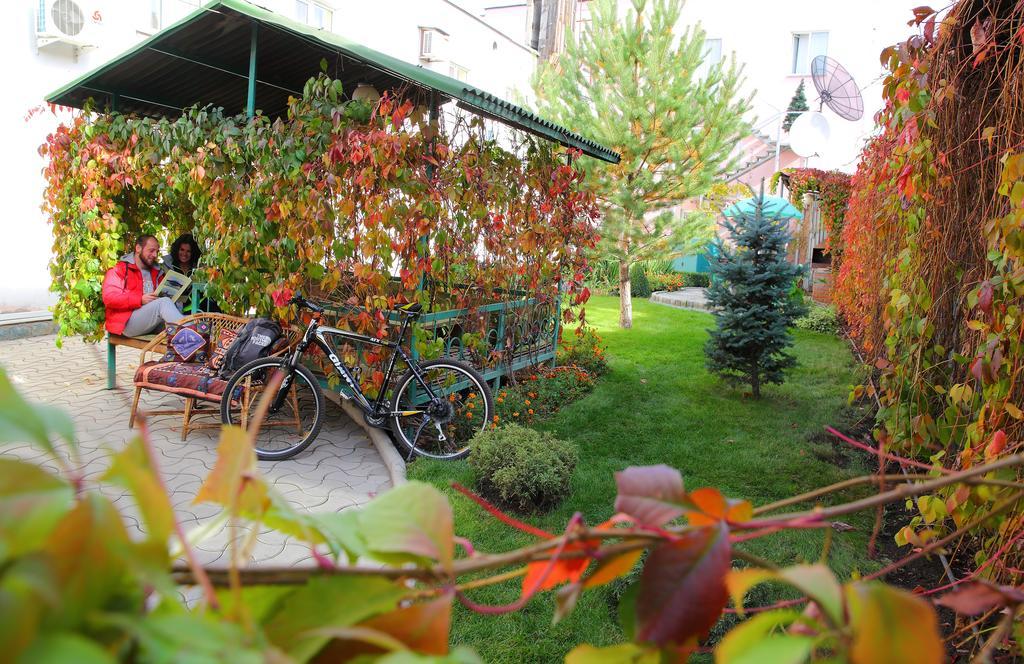 Alpinist Hotel Bishkek Exterior photo