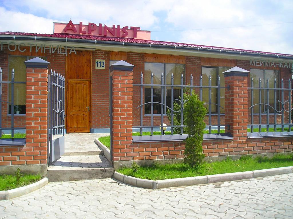 Alpinist Hotel Bishkek Exterior photo